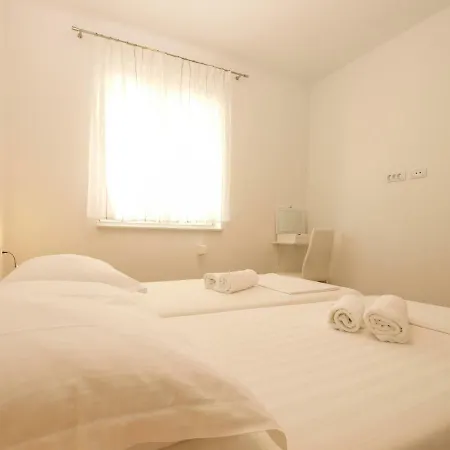 4 Stars Apartments-pikula Fazana