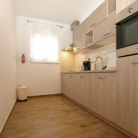 Apartment 4 Stars Apartments-pikula