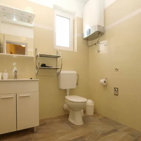 4 Stars Apartments-pikula Apartment