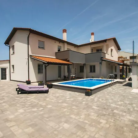 4 Stars Apartments-pikula *