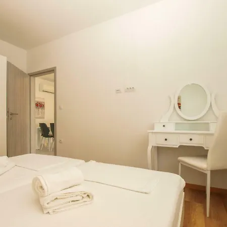 4 Stars Apartments-pikula * Fazana