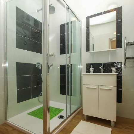 4 Stars Apartments-pikula Apartment Fazana
