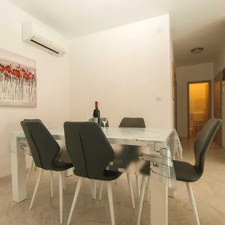 4 Stars Apartments-pikula *