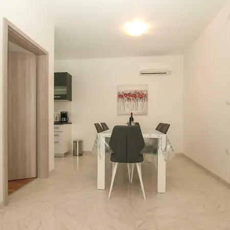 4 Stars Apartments-pikula Apartment *