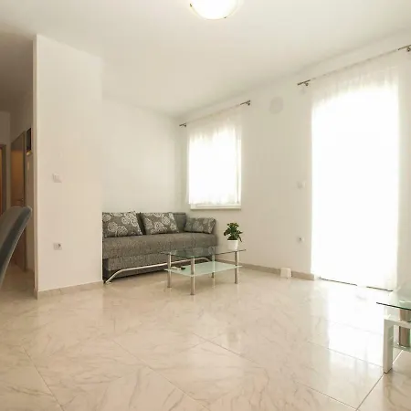 4 Stars Apartments-pikula * Fazana