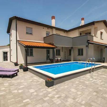 4 Stars Apartments-pikula Apartment *