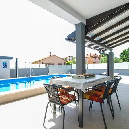 4 Stars Apartments-pikula * Fazana