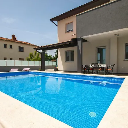 4 Stars Apartments-pikula Apartment *