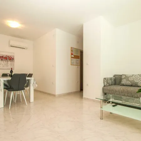 4 Stars Apartments-pikula *