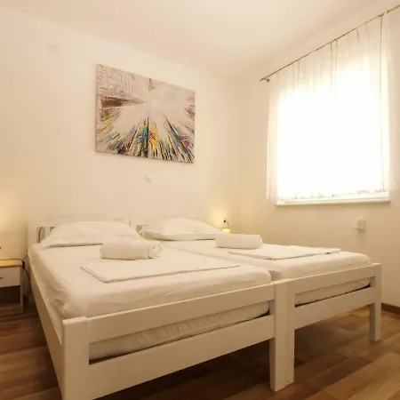 4 Stars Apartments-pikula *