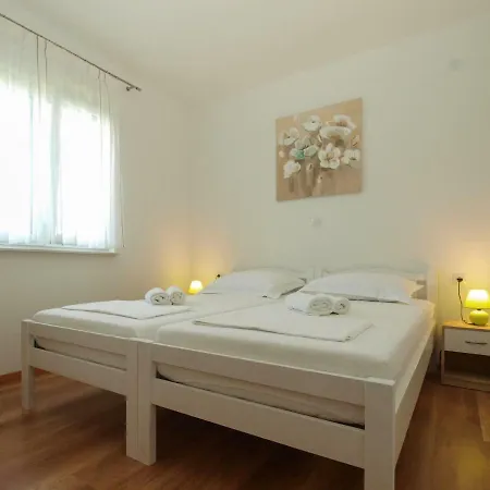 4 Stars Apartments-pikula *