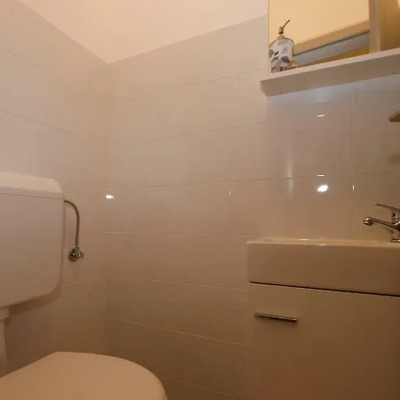 4 Stars Apartments-pikula Apartman *