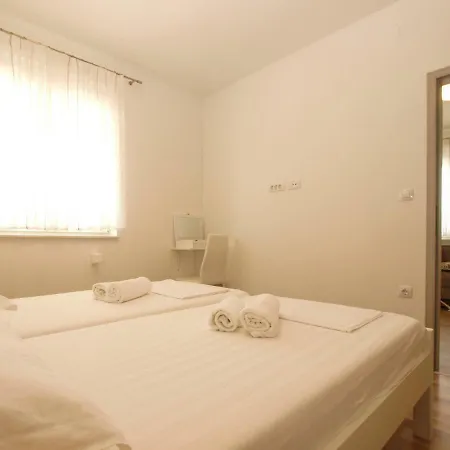 4 Stars Apartments-pikula Apartman Fažana